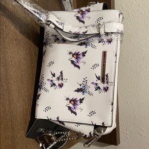 Brand new Steve Madden adjustable strap purse 👜.